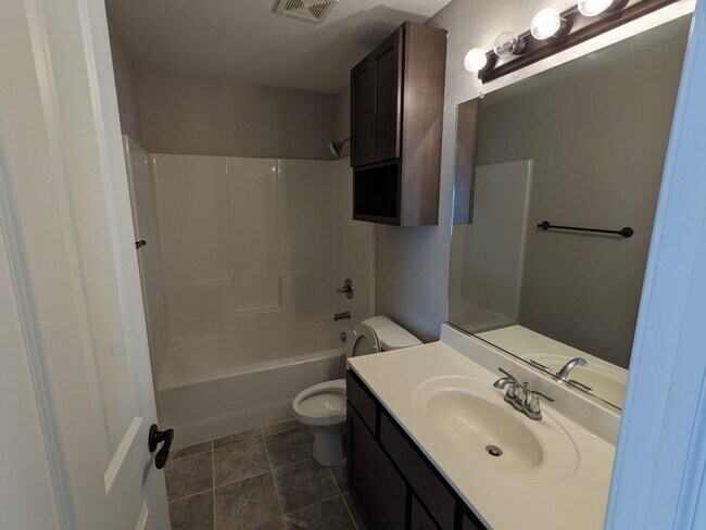 Building Photo - 715 Cherrywood Cir