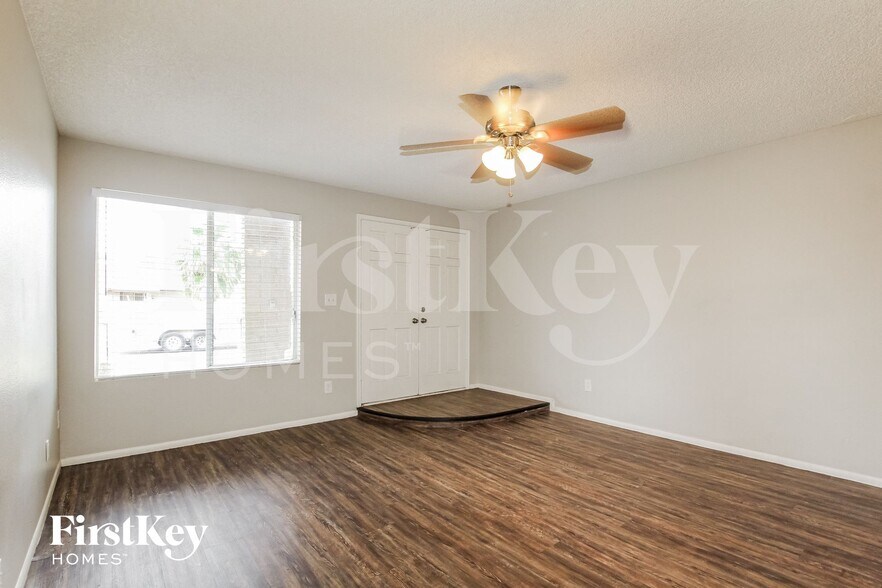 Building Photo - 3846 W Dalphin Rd