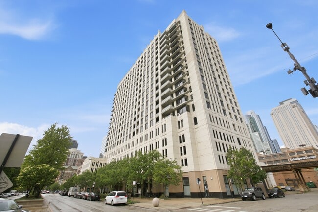 Building Photo - 1255 S State St