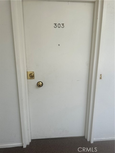 Building Photo - 423 Rexford Dr