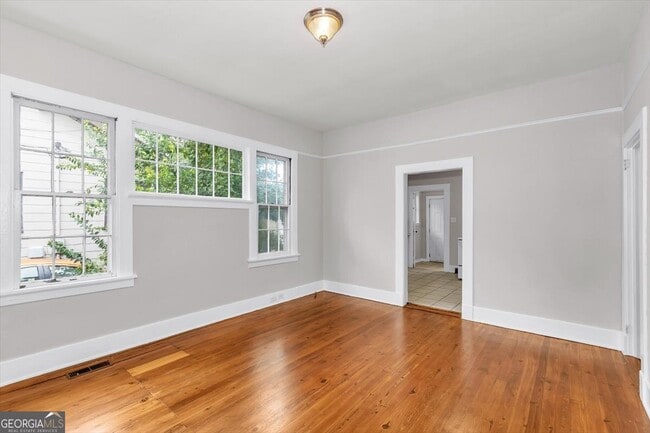 Building Photo - 2008 Starnes St