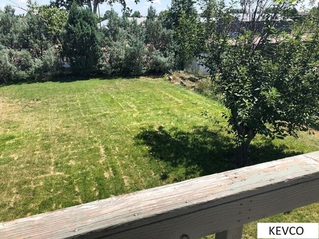 Building Photo - Charming House with Open Floor Plan