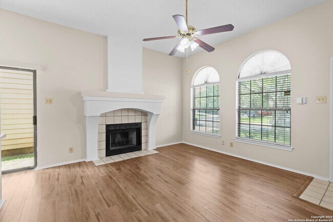 Building Photo - Nicely Updated 3-Bedroom in Northwest Cros...