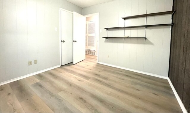 Building Photo - Saucer