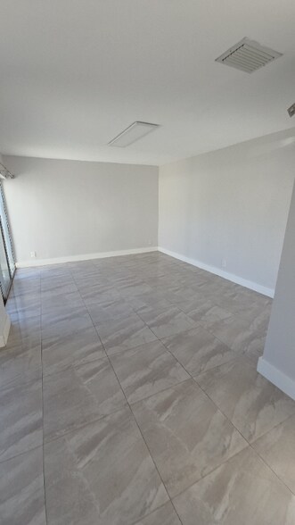 Building Photo - 5913 Lincoln St