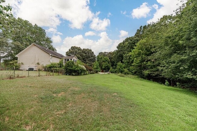 Building Photo - 2603 Hog Mountain Rd