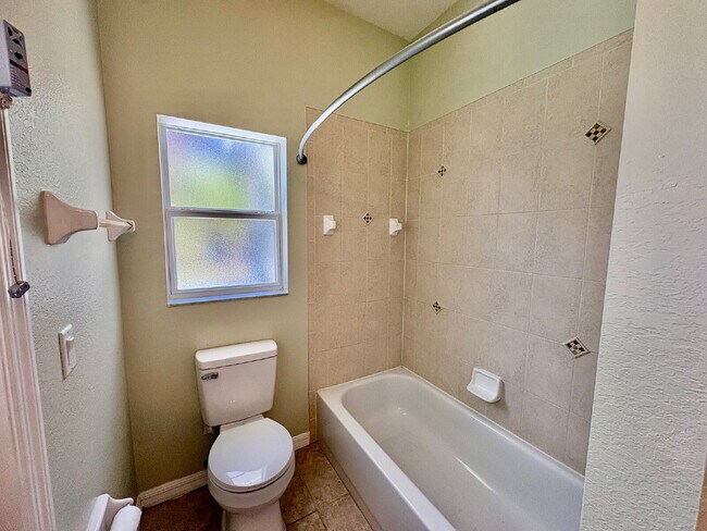 Building Photo - Peace, Comfort, and Great Location in this 3-Bedroom 2 Bath Pool Home in North Port!