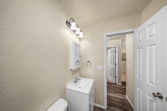 Building Photo - 1702 NW 45th St