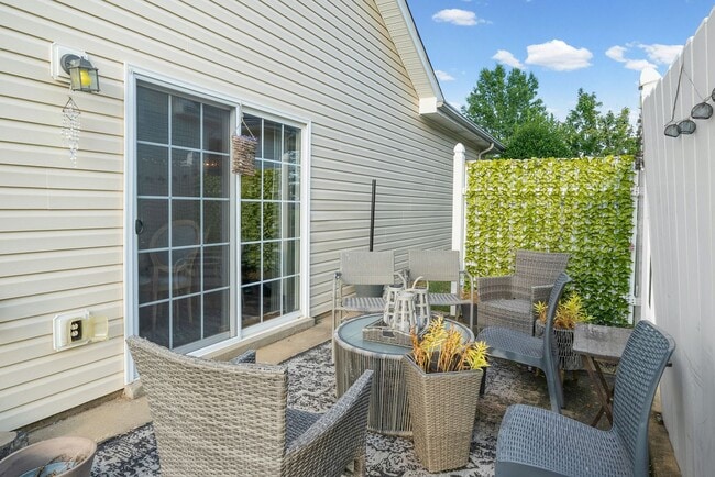 Building Photo - 3738 Meadow Ridge Ln