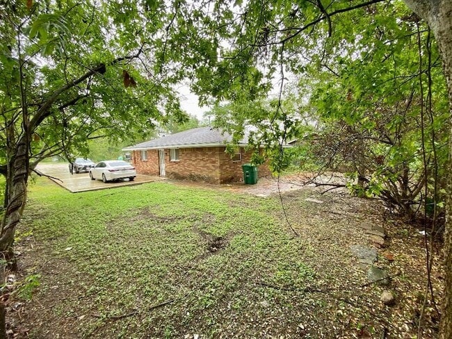 Building Photo - 4318 Weaver Rd