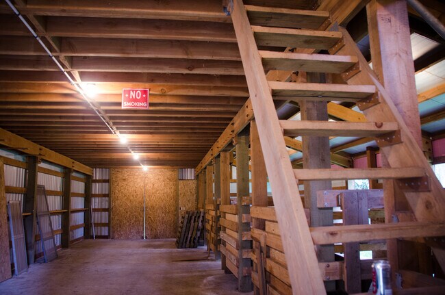 Building Photo - 11839 Glenwood Rd