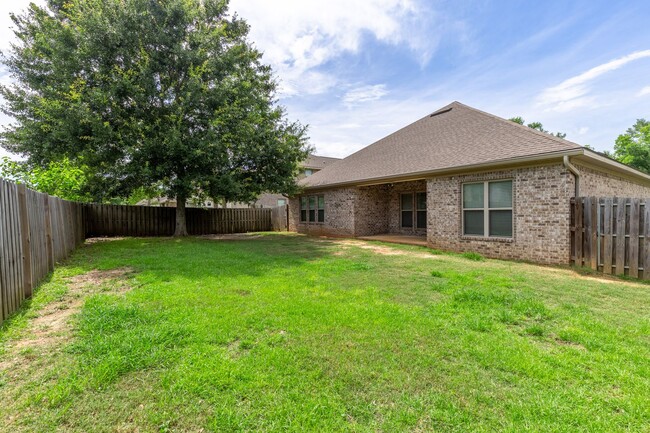 Building Photo - 3BR/2BA home in the heart of Fairhope!