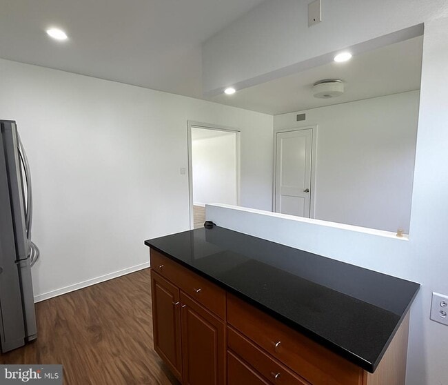 Building Photo - 121 Cherry Parke