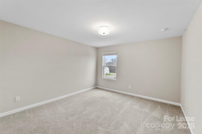 Building Photo - 8562 River Ridge Dr