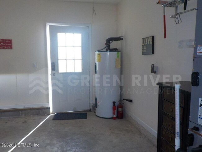 Building Photo - 1761 Oak Grove Dr S