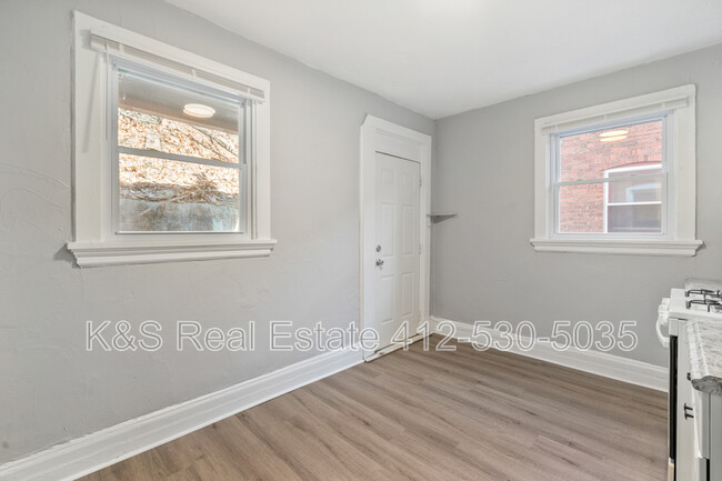 Building Photo - 1316-1318 Woods Run Avenue - 1318 Woods Ru...