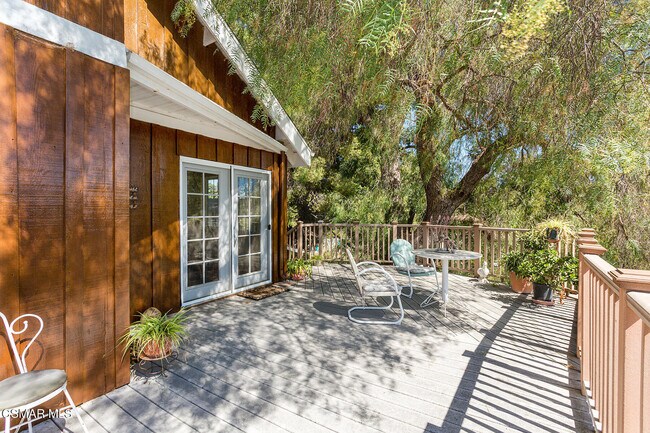 Building Photo - 1052 Hacienda Dr