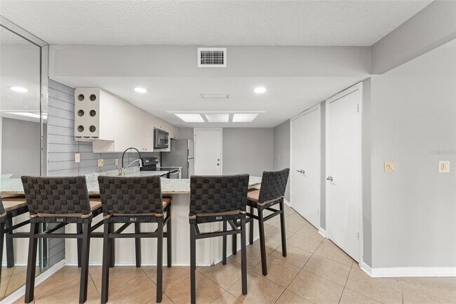 Building Photo - 6021 Windhover Dr