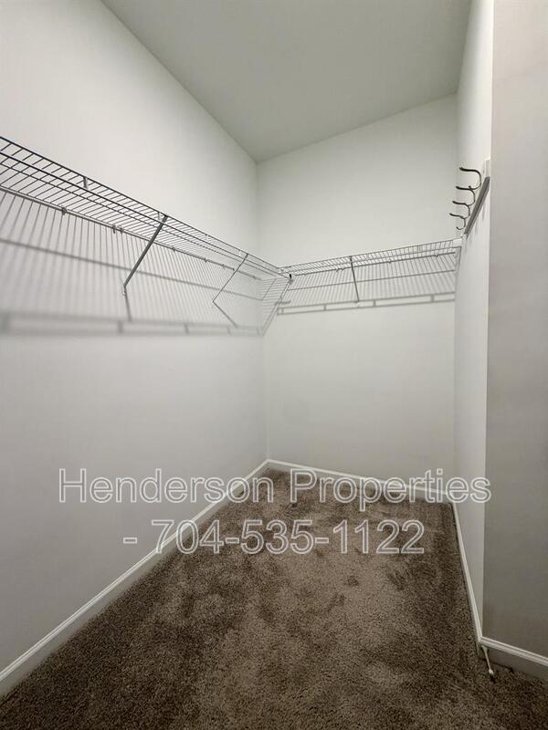 Building Photo - 125 Pampas Pl
