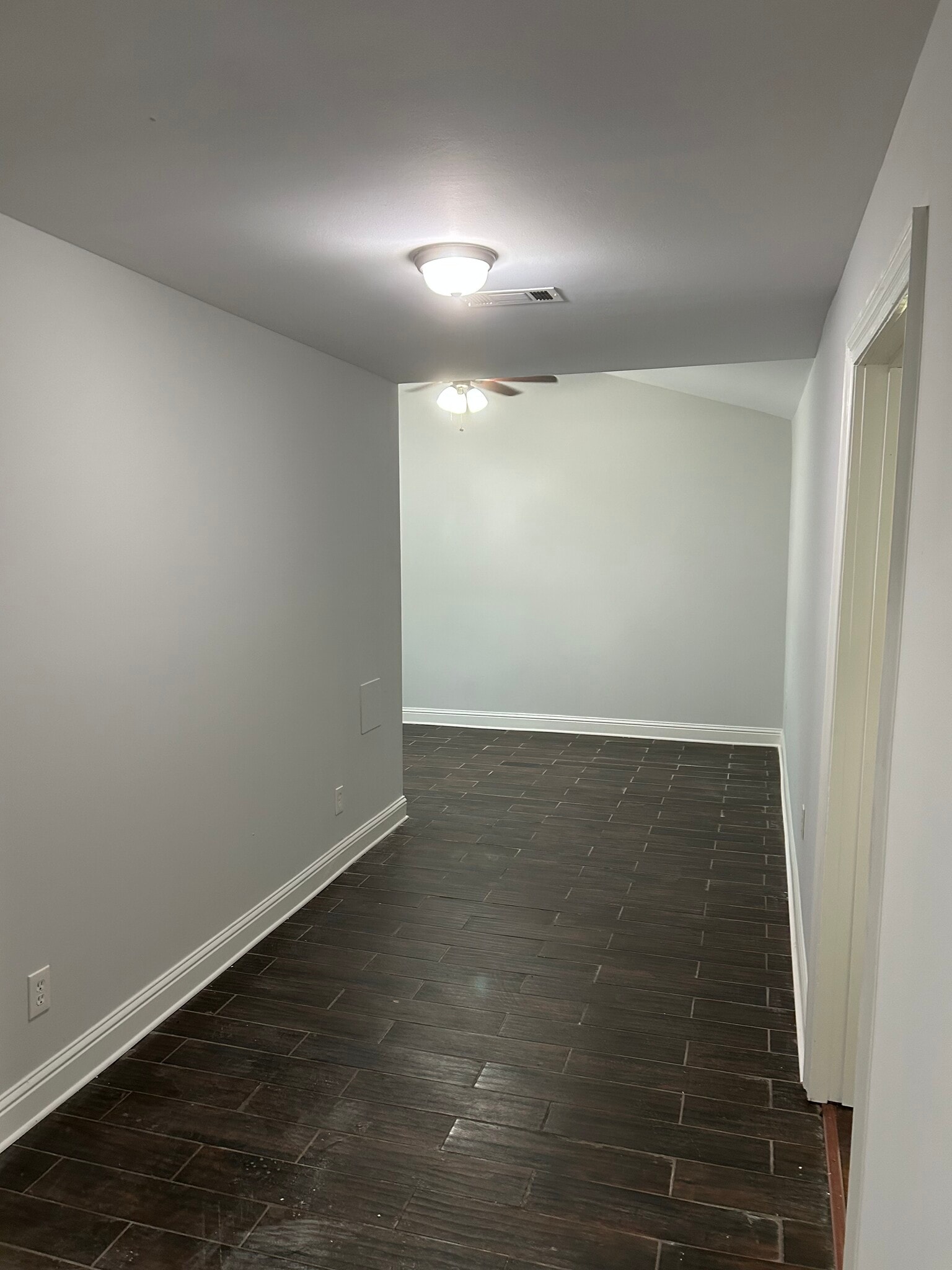 Building Photo - 193 Chevrolet St