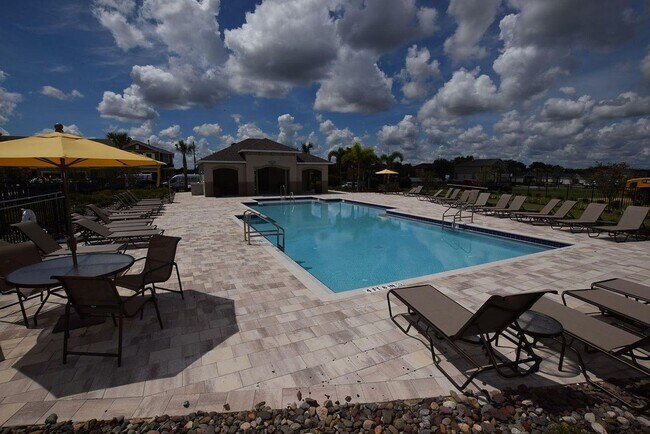 Building Photo - Brand New 3 bed 2.5 bath in beautiful Mirabella neighborhood in Davenport