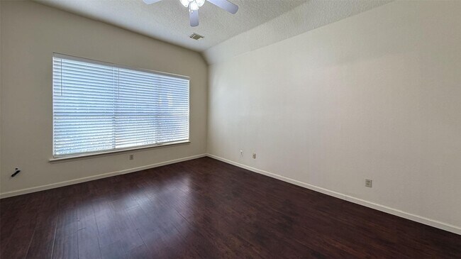 Building Photo - 5718 Walkabout Way