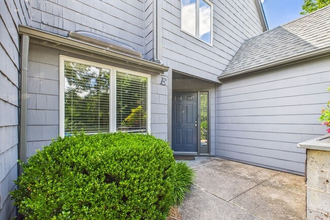 Building Photo - Charming 3-Bedroom Townhome in Sunset Woods