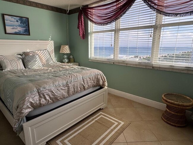 Building Photo - 305 N Pompano Beach Blvd