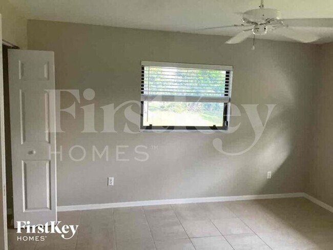 Building Photo - 18130 Lake Worth Blvd