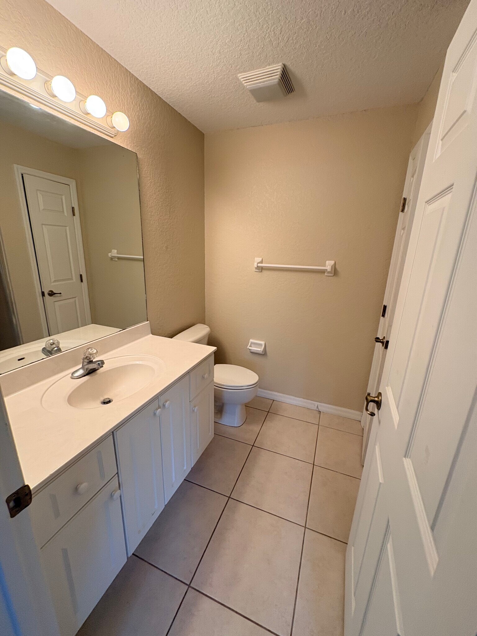 Building Photo - 533 Wayne Ave