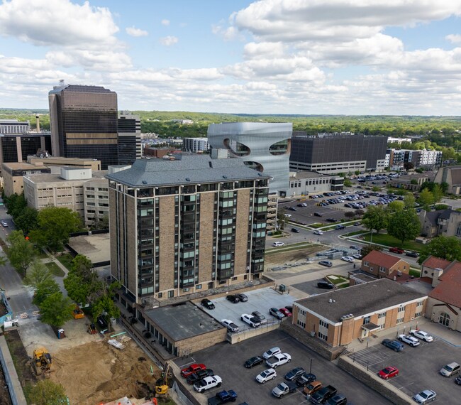 Building Photo - Rochester Towers