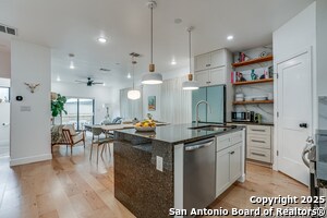 Building Photo - 211 Gibson