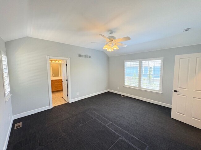 Building Photo - Wow - Lowry Stunner!  4 bed, 3.5 Bath, Fin...