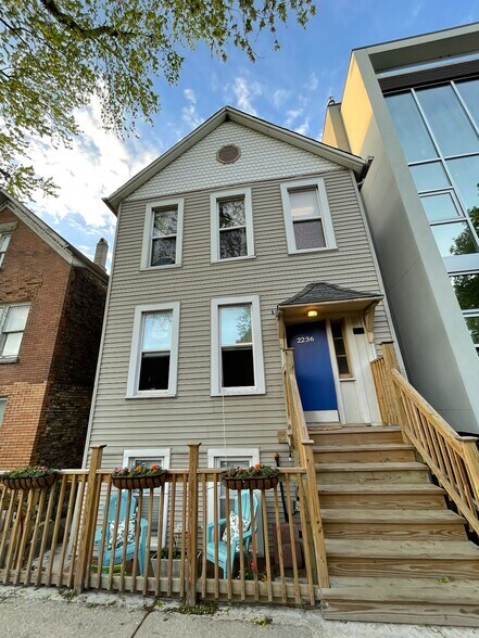 Building Photo - 2236 W Belden Ave