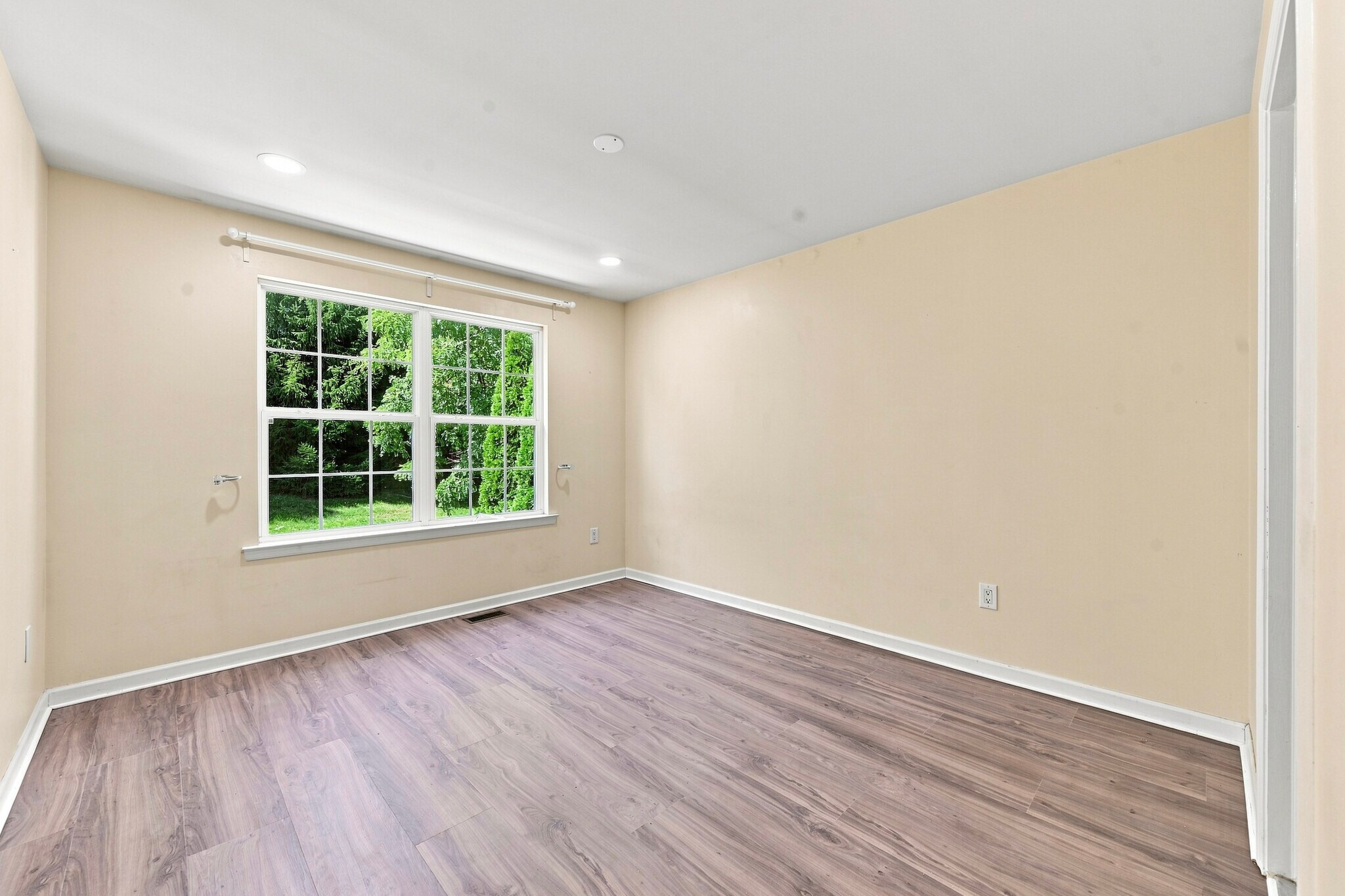 Building Photo - 278 Flagstone Rd