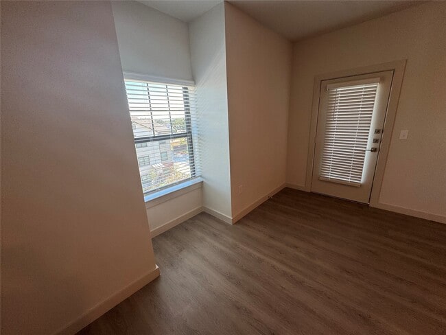 Building Photo - 6000 Jones Rd