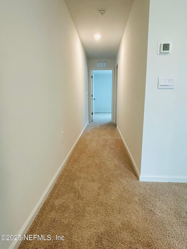 Building Photo - 206 Tidal Bch Ave