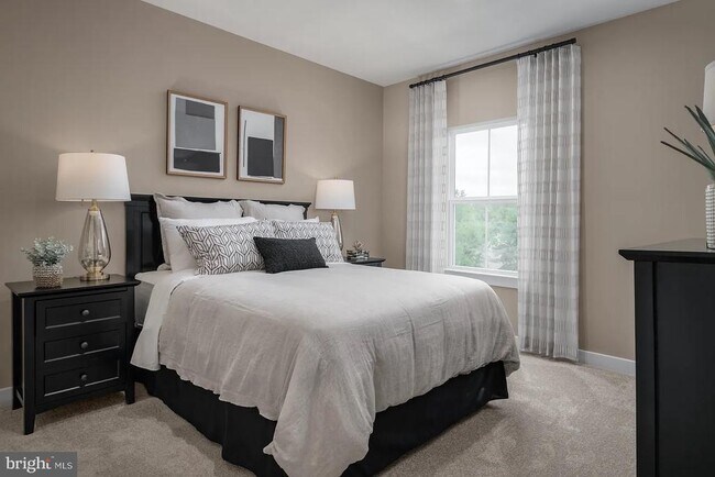 Building Photo - 8249 WILLOWBEND TURN