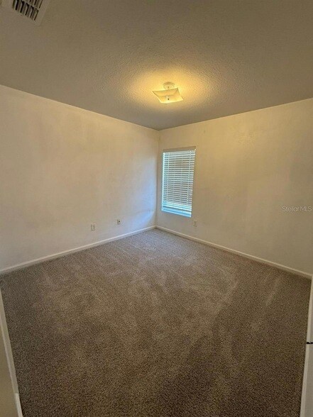 Building Photo - 6048 SW 49th Ave