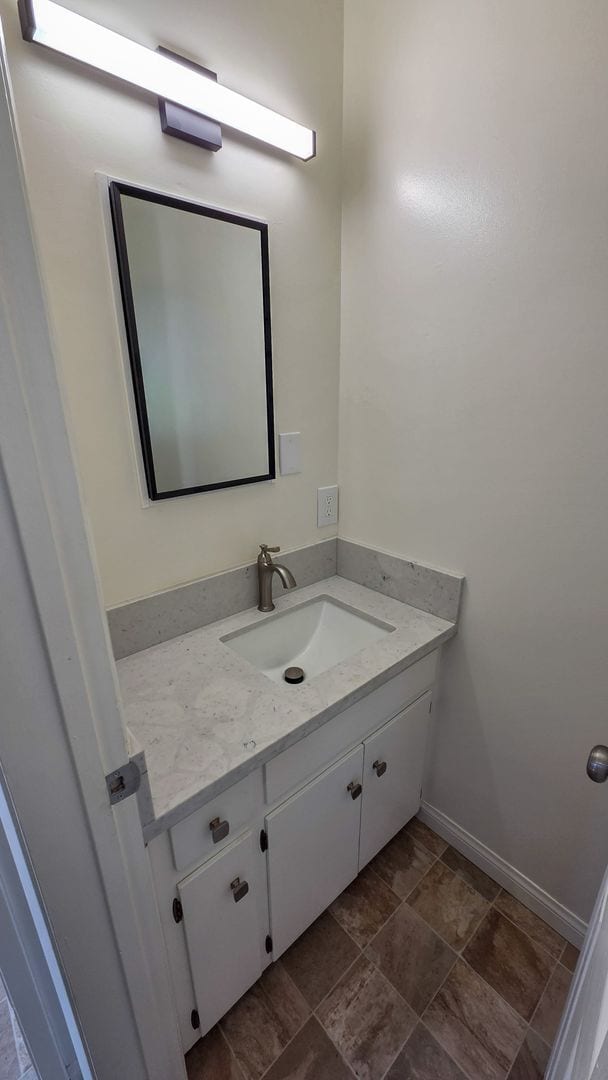 Building Photo - East Whittier 3 Bed 1.5 Bath House With Remodeled Kitchen and Bathrooms Available Now!