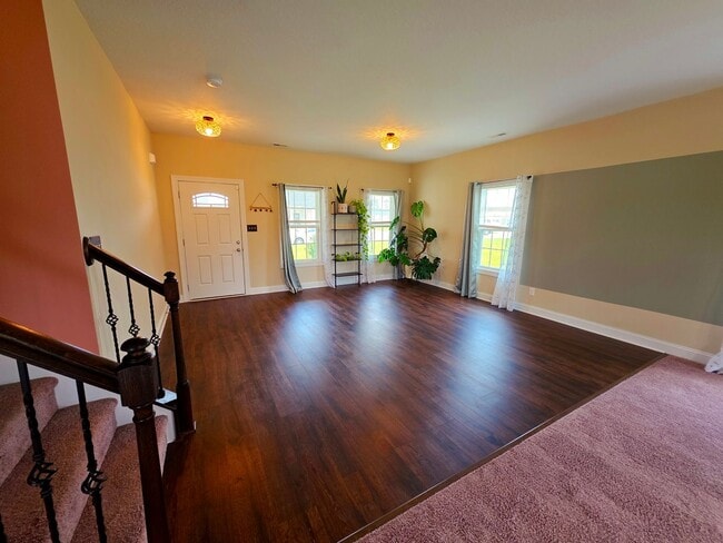 Building Photo - 4 BD in Stateside