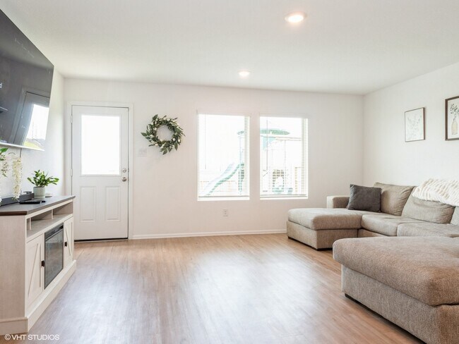 Building Photo - 4206 Barrington Cv Ln