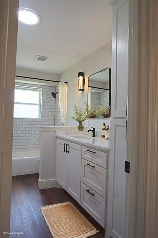 Building Photo - 2313 Westridge Dr