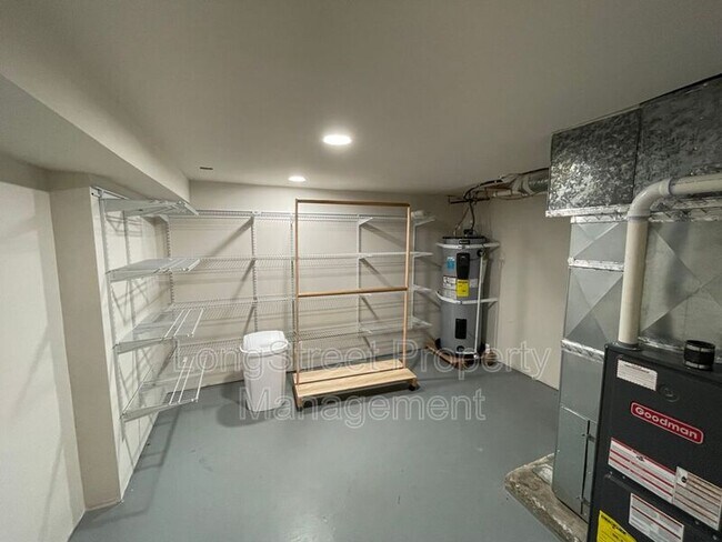 Building Photo - 11687 SE 33rd Ave