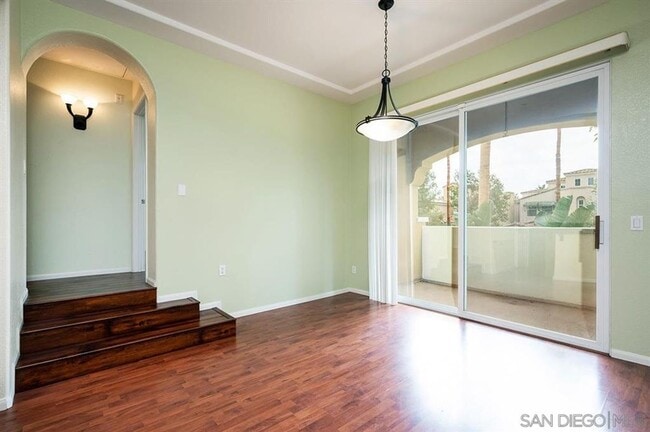 Building Photo - Gorgeous Townhome in Liberty Station!