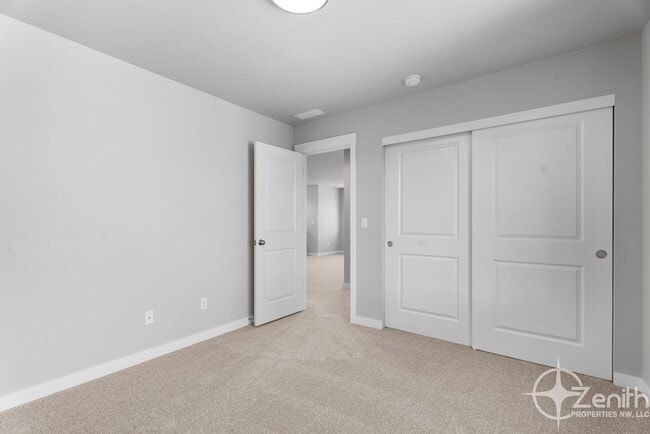 Building Photo - Brand New 4 Bedroom Corner Lot Home In Rid...