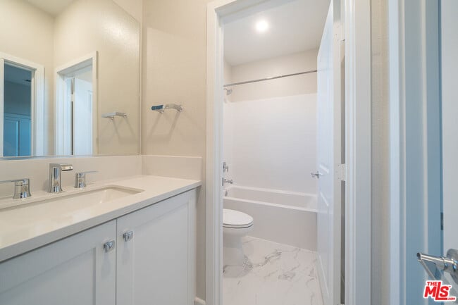 Building Photo - 3015 Tallahassee Ln