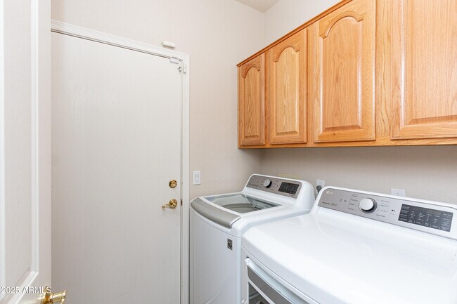 Building Photo - 6321 W Linda Ln