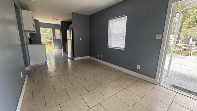 Building Photo - 1056 Maynard St