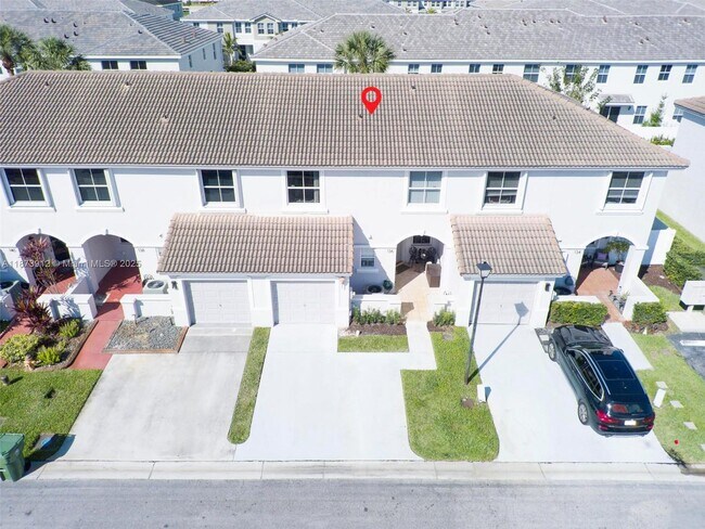 Building Photo - 136 SW 169th Ave
